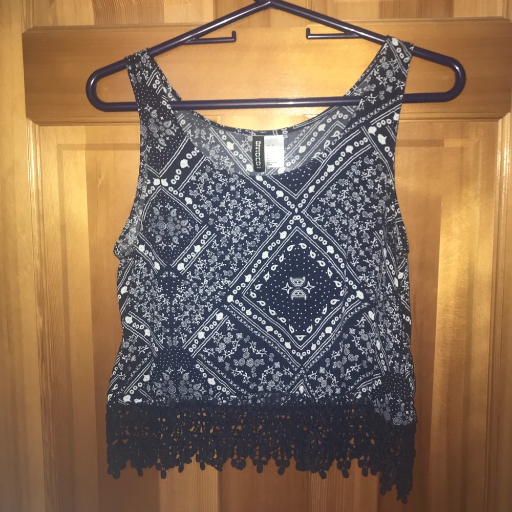 Blue & White patterned Blouse w/ lace detail